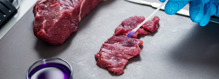 Estos son los conservadores y químicos en la carne que consumes