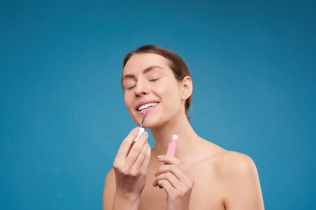 ¿Contiene plomo nuestro maquillaje?